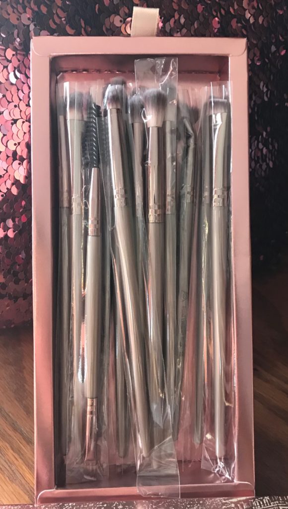 magefy, makeup, eye shadow, makeup brushes, false lashes